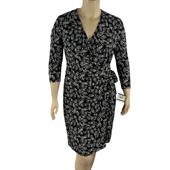 Anne Klein Dresses & Skirts - Anne Klein Faux Wrap Dress Black Gray Geometric Size XL